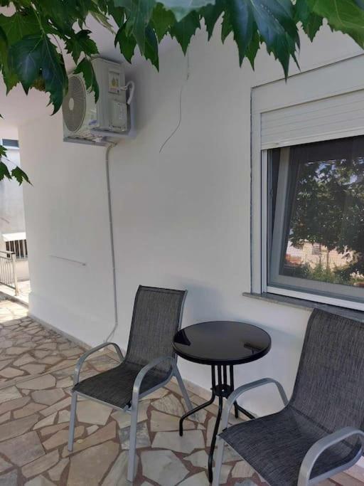 Studio Με Όλες Τις Ανέσεις Vétrina Exterior photo